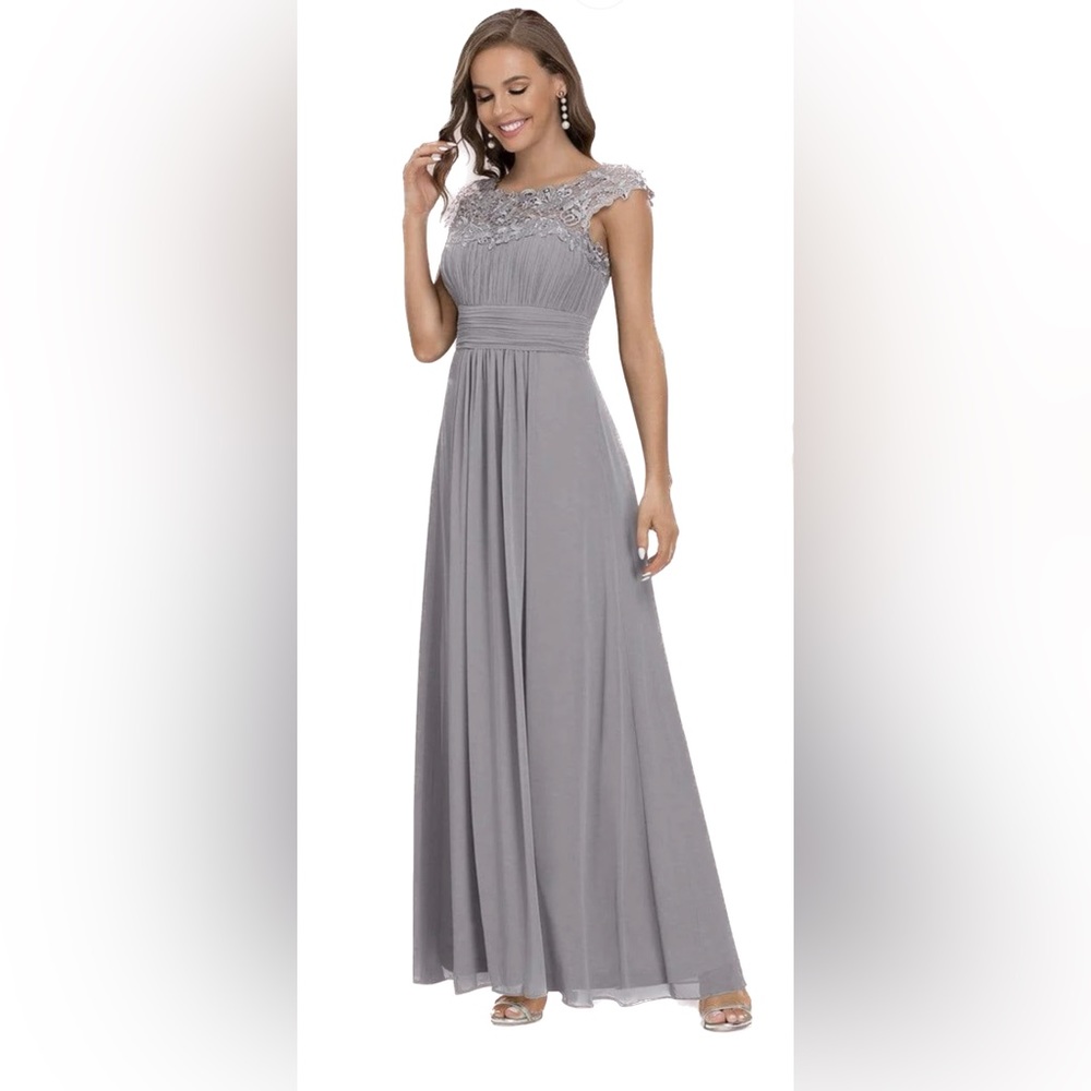 Elegant chiffon maxi bridesmaid dress size 6. Brand new!!